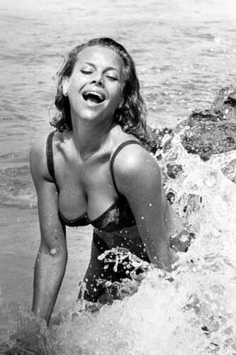Honor Blackman by Terry O'Neill, Photography for Sale on Singulart