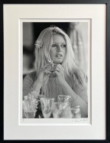 Brigitte Bardot, Deauville (lifetime signed) van Terry O'Neill, Fotografie te koop op Singulart