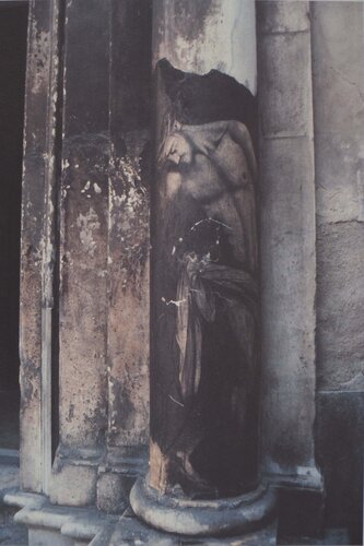 Peinture murale : Christ sur une colonne di Ernest Pignon-Ernest, Stampa in vendita su Singulart