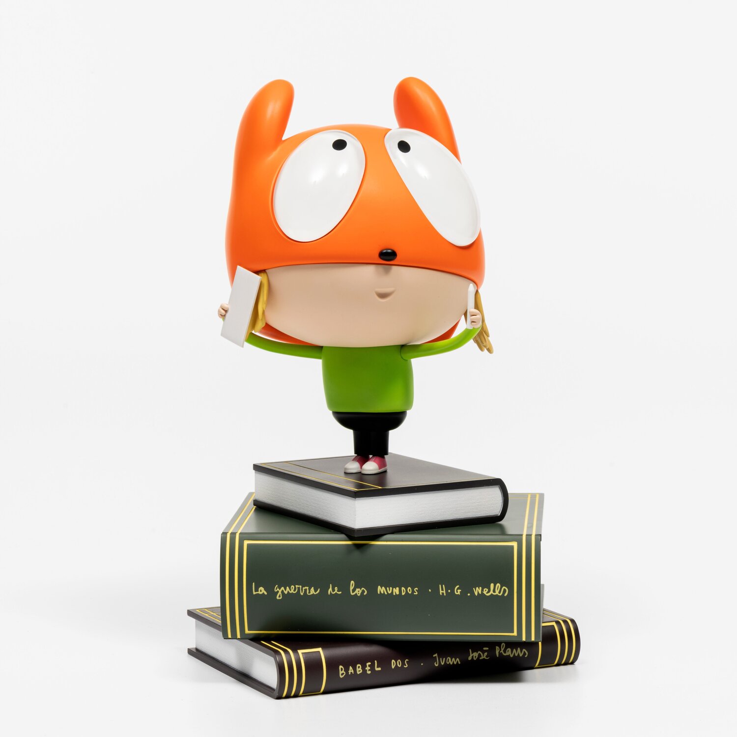 The Reading Hero (Light Brown) Edgar Plans Scultura in vendita