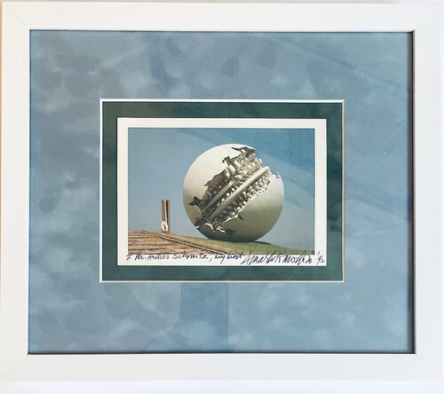 Arnaldo Pomodoro - Big Sphere - Hand Signed and Inscribed Art Card par Arnaldo Pomodoro, Édition en vente sur Singulart