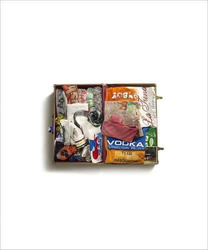 Lost and Found Series: Team Rasquache van Chuck Ramirez, Fotografie te koop op Singulart