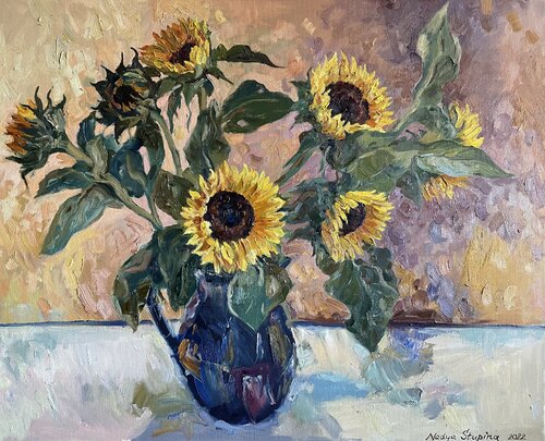Sunflowers in a blue vase von Nadezda Stupina, Malerei kaufen auf Singulart
