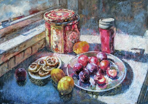 The sun in my house.Still life with  a tin box. Nadezda Stupina
