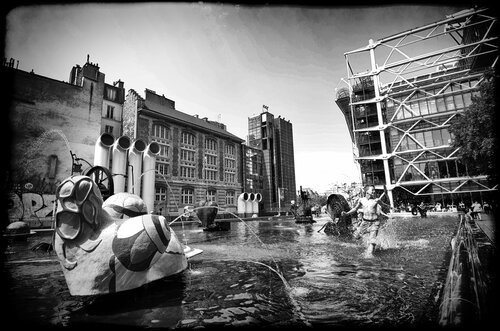 Running in urban water Grégory Herpe