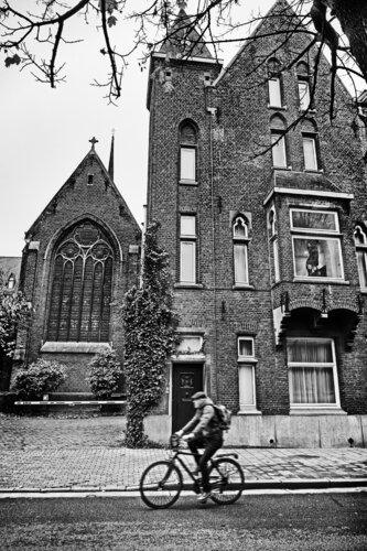 The Naked Woman at the Window by Grégory Herpe, 사진 for Sale on Singulart