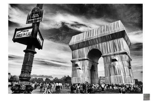 Even dead, Christo continues to piss us off II (+ real sample of the polypropylene used to wrap the Arc de Triomphe) Grégory Herpe