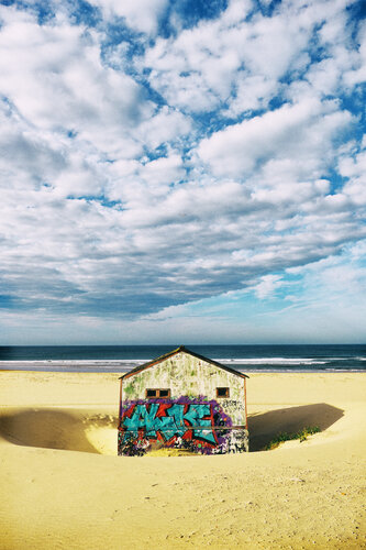 It is forbidden to graffiti on walls by Grégory Herpe, 사진 for Sale on Singulart