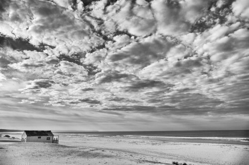 Surfing the Costa de Caparica van Grégory Herpe, Fotografie te koop op Singulart