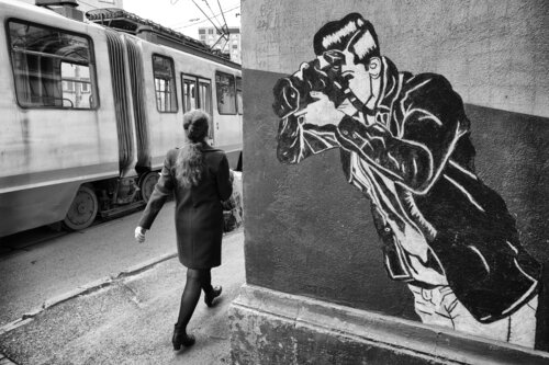 And she turned the corner of the street... Grégory Herpe