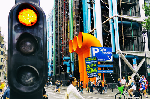 Jesus Christ & an American in Paris Grégory Herpe