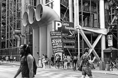 Pou Pompidou by Grégory Herpe, 사진 for Sale on Singulart