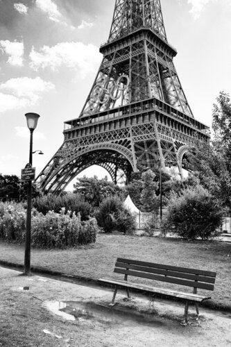 End of the Paris Olympics di Grégory Herpe, Fotografia in vendita su Singulart