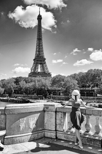 Boba Fett's wife at the Paris Olympics di Grégory Herpe, Fotografia in vendita su Singulart