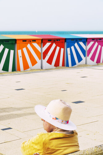 The old lady and the sea di Grégory Herpe, Fotografia in vendita su Singulart