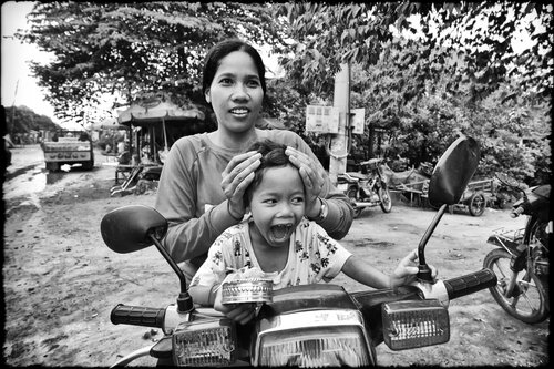 Happy Mother & Child Grégory Herpe