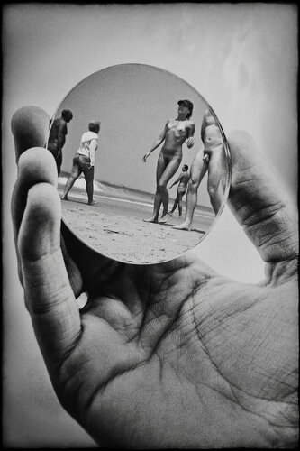 The Voyeur di Grégory Herpe, Fotografia in vendita su Singulart