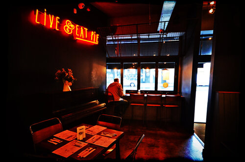 Live & Eat Pie di Grégory Herpe, Fotografia in vendita su Singulart