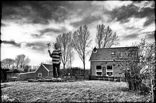 Squid Game/Red Light, Green Light van Grégory Herpe, Fotografie te koop op Singulart