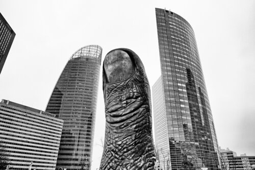 Thumb a ride von Grégory Herpe, Fotografie kaufen auf Singulart