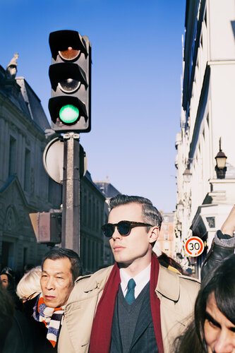 Photo of a 1960s spy, taken in Paris in 2025 de Grégory Herpe, Fotografía a la venta en Singulart