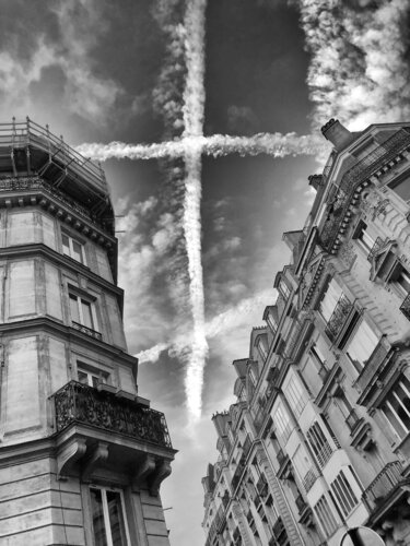 The Lorraine Cross in the sky von Grégory Herpe, Fotografie kaufen auf Singulart