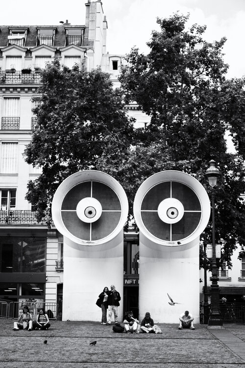 Paris, straight in the eyes Grégory Herpe