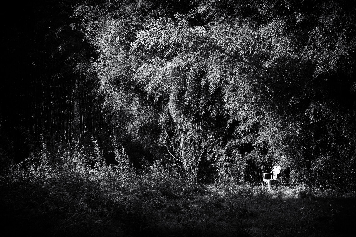 winter Solitude of a Summer Chair Grégory Herpe Fotografie zu verkaufen