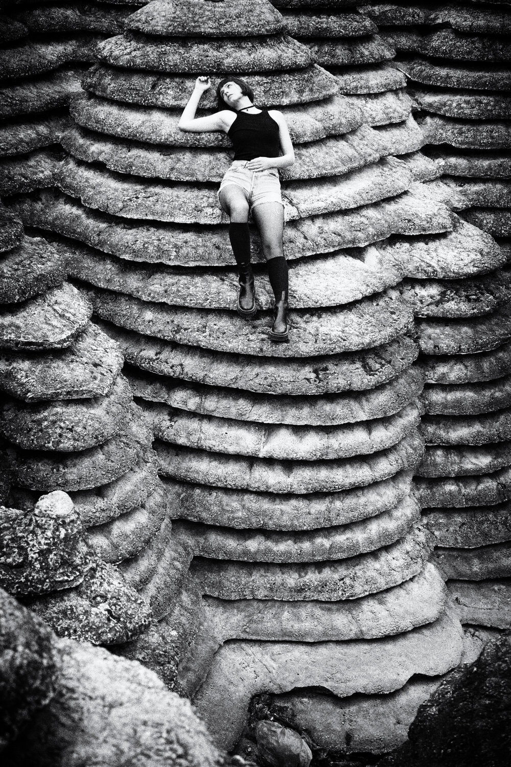 Girl on the Rock Grégory Herpe
