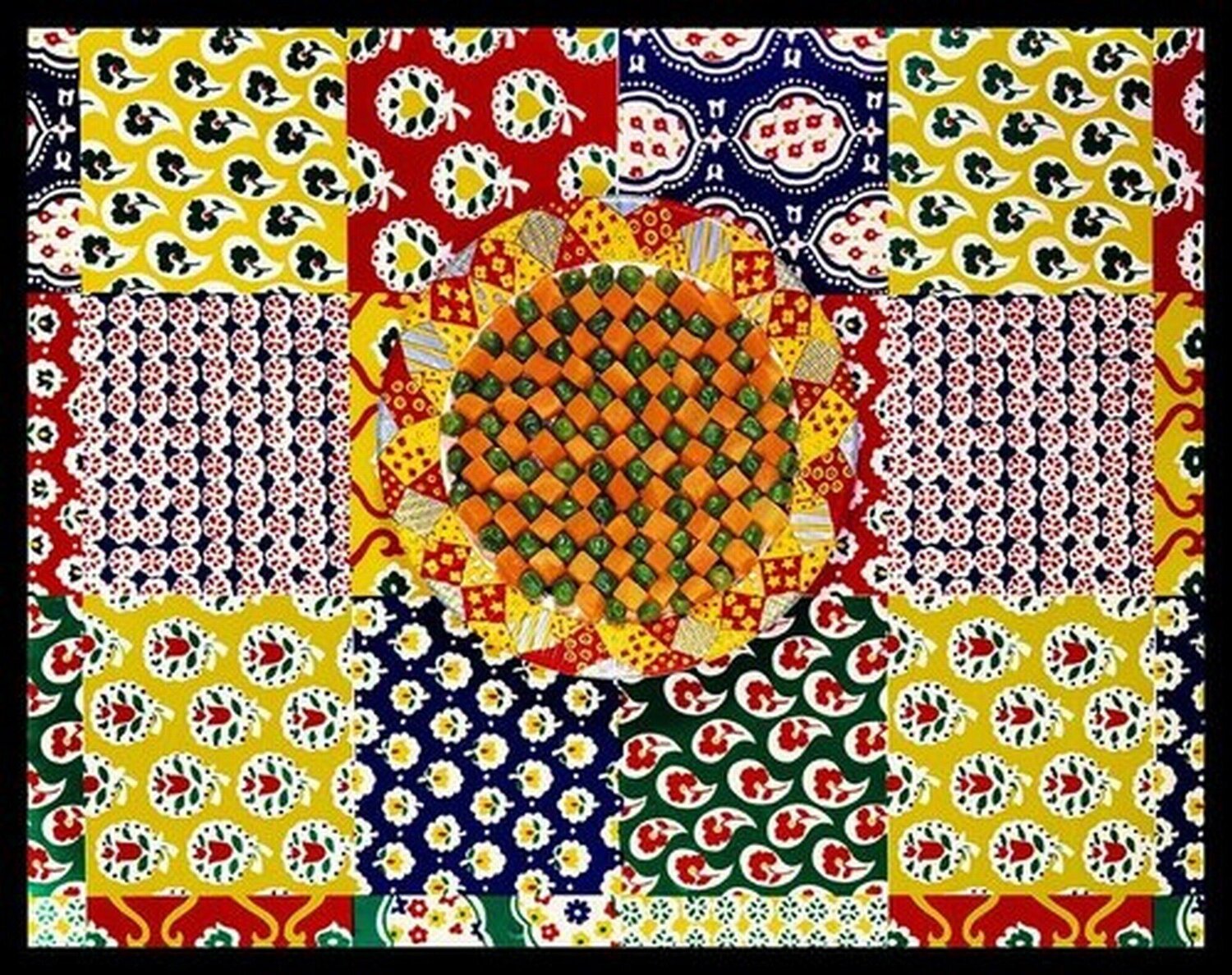 Peas and Carrots on a Plate Sandy Skoglund Fotografie zu verkaufen