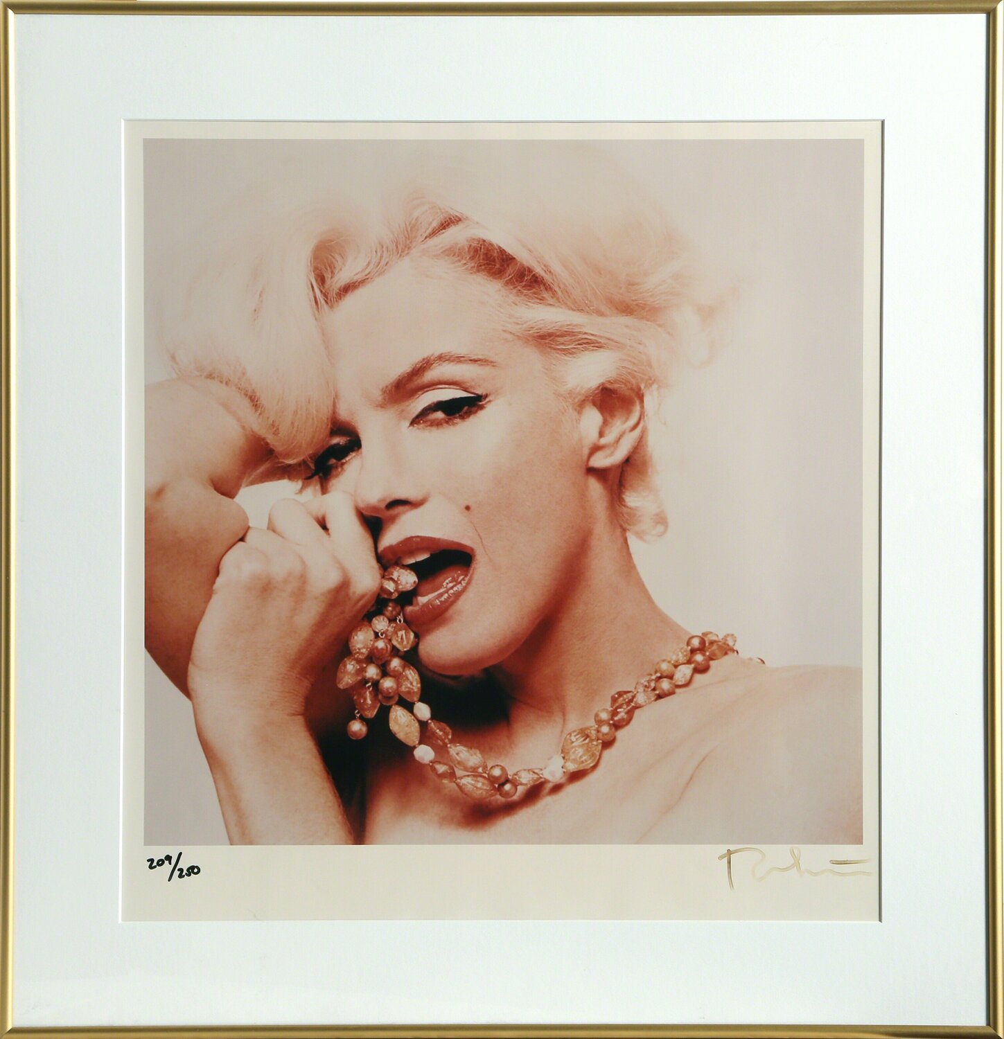Marilyn Monroe Biting Her Thumb from The Last Sitting Bert Stern Fotografia in vendita