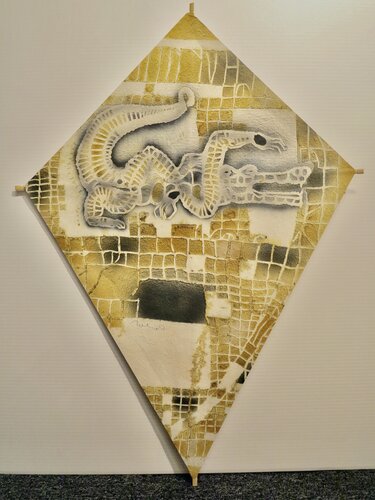 Cocodrilo amarillo geometrico van Francisco Toledo, Schilderij te koop op Singulart