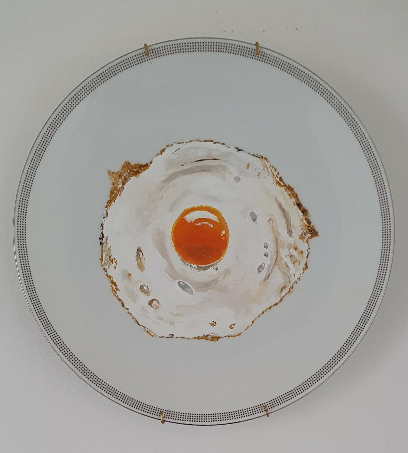 Fried egg on ceramic plate - 1 Max Baris