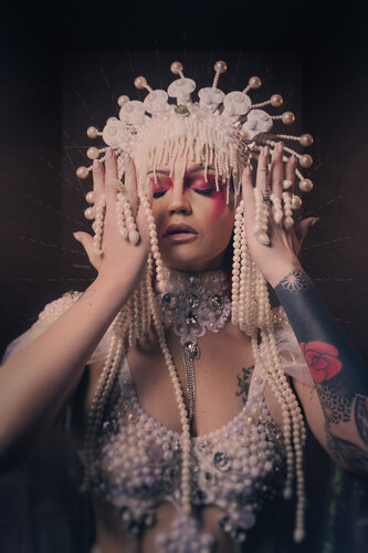 Divine Beauty V - Dibond + Caisse Américaine von Cédric Brion, Fotografie kaufen auf Singulart