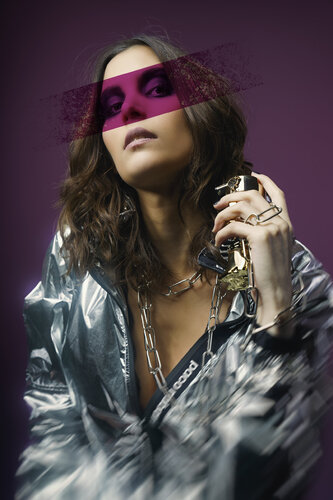 Purple - Tirage Fine-art sur Dibond + Caisse américaine von Cédric Brion, Fotografie kaufen auf Singulart