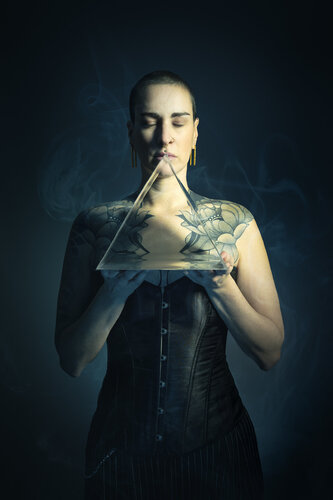 Triangle -Tirage Fine-Art sur Dibond + Caisse Américaine de Cédric Brion, Fotografía a la venta en Singulart