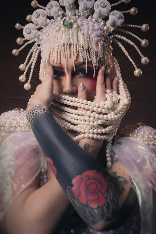 Divine Beauty III - Dibond + Caisse américaine Cédric Brion