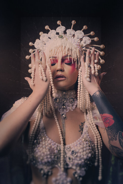 Divine Beauty V - Dibond + Caisse Américaine Cédric Brion