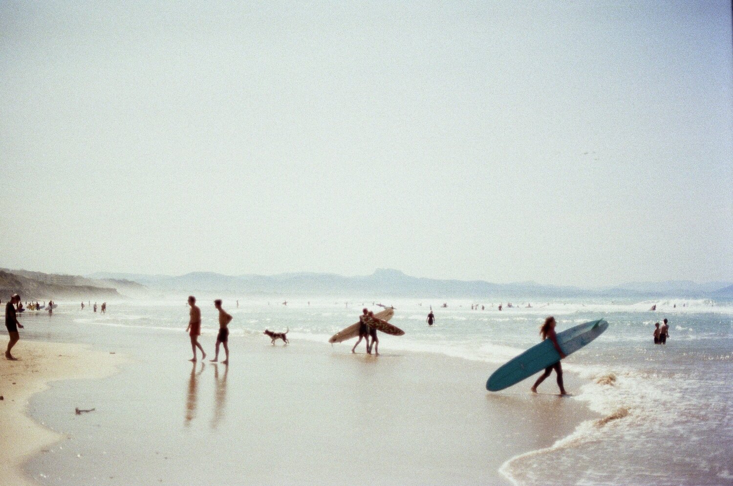 Surfing Biarritz Matthieu Montjotin