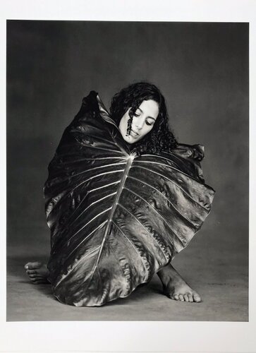 Corazón by Flor Garduño, 사진 for Sale on Singulart