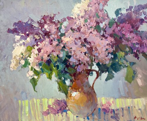 Lilacs in a Vase van Andrei Belaichuk, Schilderij te koop op Singulart