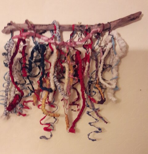 TOURBILLONS ET TOURMENTS DE LA VIE van Christiane Guerry, Textiel te koop op Singulart