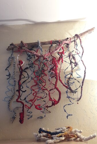 DE FILS, DE FER, DE LAINES ET DE BOIS von Christiane Guerry, Textil kaufen auf Singulart