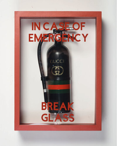 In Case of Emergency Break Glass Gucci Luxury Brand Edition Fire Extinguisher van Plastic Jesus, Andere media te koop op Singulart