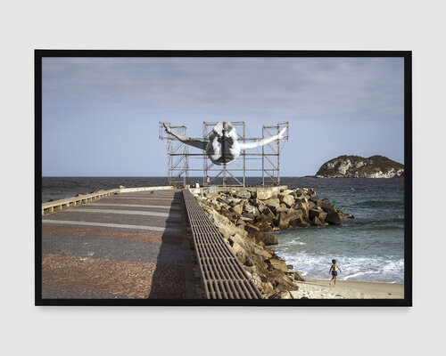 GIANTS, Cleuson LIMA DO ROSARIO from Brazil, Barra da Tijuca, from the pier, © Comité international Olympique, Rio de Janeiro, Brazil van JR, Fotografie te koop op Singulart