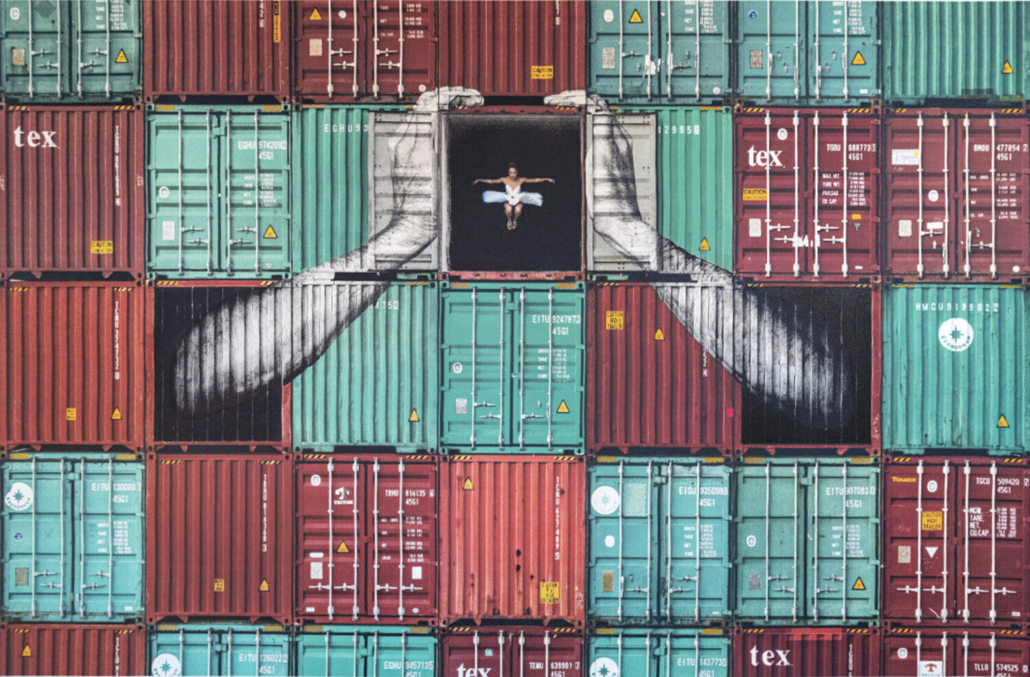 BALLERINA IN CONTAINERS, HOLDING TIGHT JR