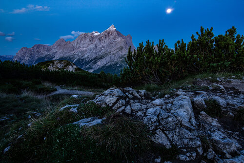 Il monte Civetta all'imbrunire von Andrea Sagui, Fotografie kaufen auf Singulart