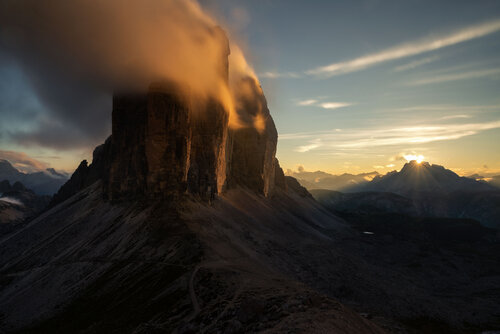 Le montagne infuocate van Andrea Sagui, Fotografie te koop op Singulart