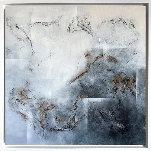 Whispers of the Clouds. White Gold Payne's grey texture. Framed par Tatiana Malinovscaia, Peinture en vente sur Singulart