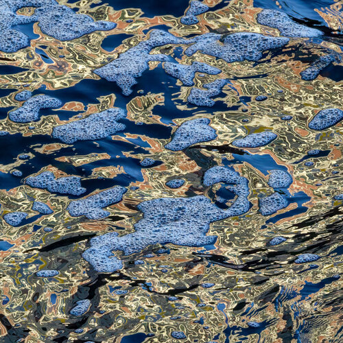 golden River Spree - real moment - golden water 1 di Thorsten Otto Bartelt, Fotografia in vendita su Singulart